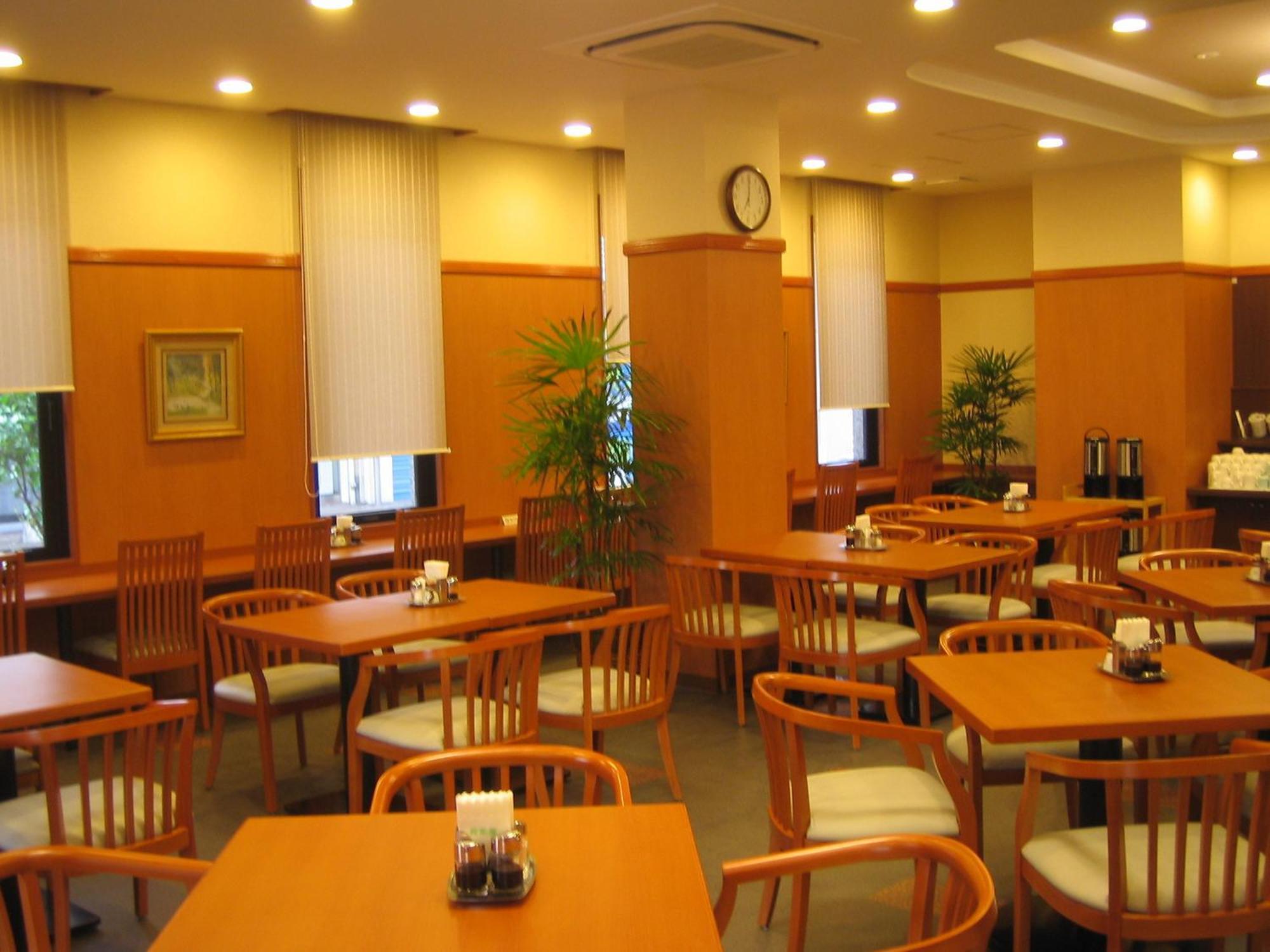Hotel Route-Inn Kitakyushu-Wakamatsu Ekihigashi Exteriör bild