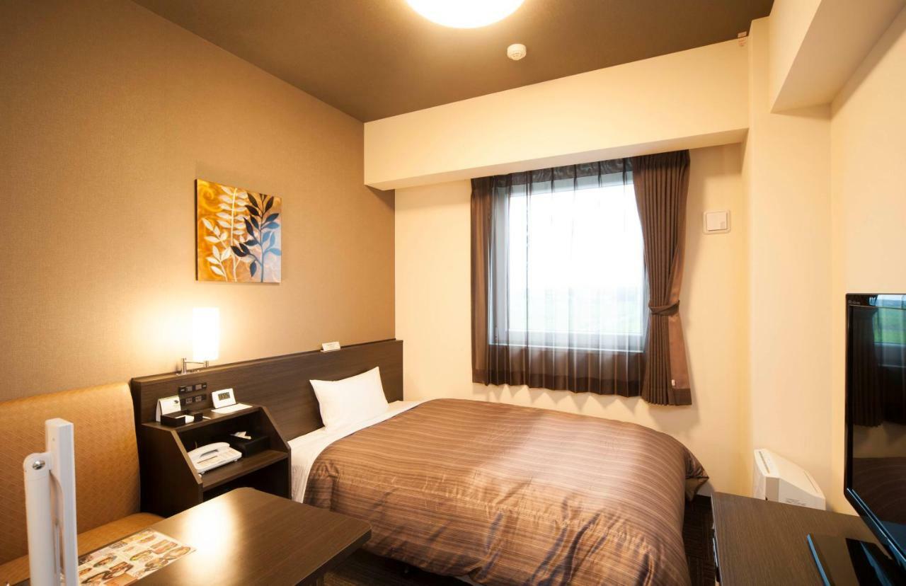 Hotel Route-Inn Kitakyushu-Wakamatsu Ekihigashi Exteriör bild