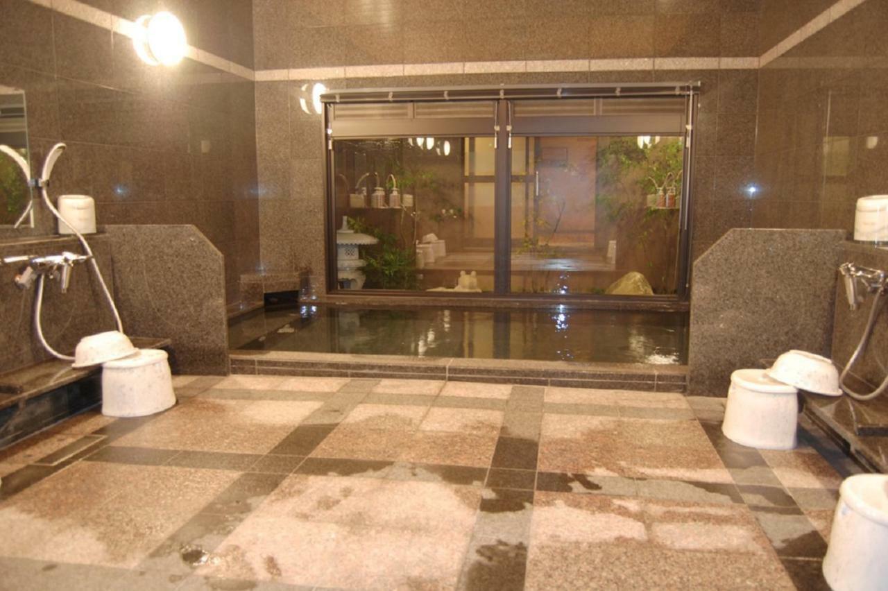Hotel Route-Inn Kitakyushu-Wakamatsu Ekihigashi Exteriör bild